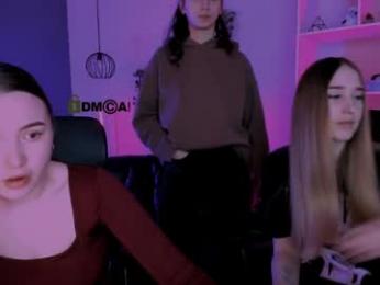 _mila_fire — Chaturbate stream photo (Apr 2026)