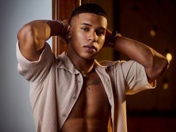 NicolasStonee — modelo de webcam en línea en livejasmin