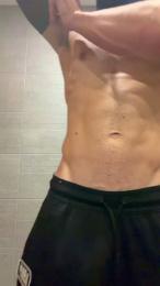 Delincuente2323 — modelo de webcam en línea en cam4