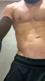 Delincuente2323 — modelo de webcam en línea en cam4