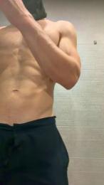 Delincuente2323 — modelo de webcam en línea en cam4