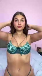 Esmebaby — Cam4 stream photo (Mar 2026)