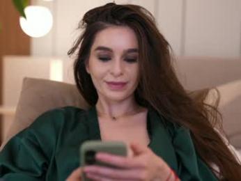 dovia — modelo de webcam en línea en chaturbate