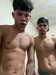 Uchihaxxx — modelo de webcam en línea en stripchat