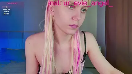 Evelyn_rabbit — Stripchat stream photo (Apr 2026)