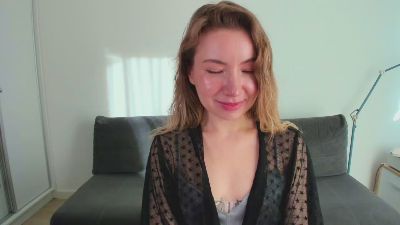 miax_desire — Cam4 stream photo (Dec 2025)