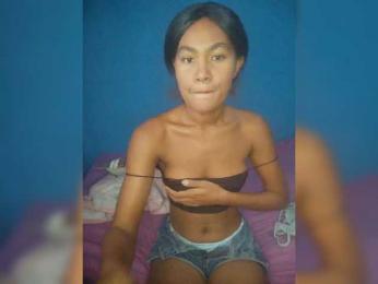 Carmella1 — modelo de webcam en línea en bongacams