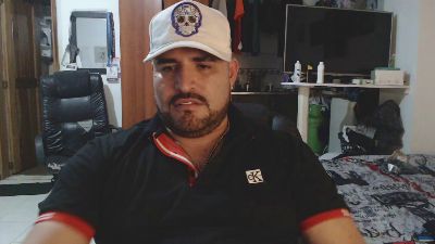 hazmetuyo24 — Cam4 stream photo (May 2026)