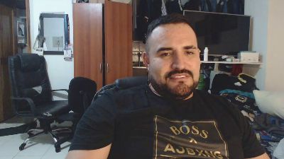 hazmetuyo24 — Cam4 stream photo (May 2026)