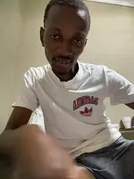 longevity5 — Stripchat stream photo (Feb 2026)