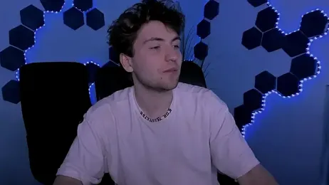 travis_wolf_ — Stripchat stream photo (Apr 2026)