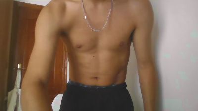 Guapospollon23c — modelo de webcam en línea en cam4