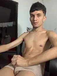 gabrielzinnnn085 — Stripchat stream photo (Jun 2026)