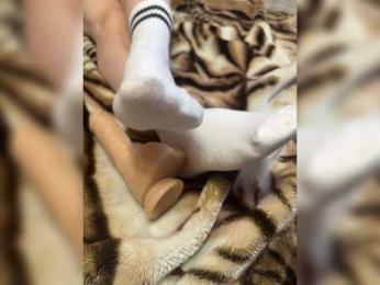 Feet-sweet-little-girl — Bongacams stream photo (Jul 2026)