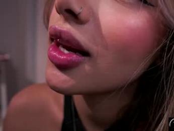 nina_mon — Chaturbate stream photo (Feb 2026)