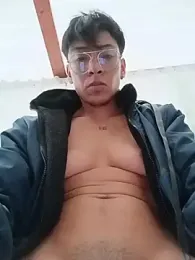 AlexxEngine — modelo de webcam en línea en stripchat