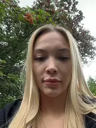 _HollyWay_ — Stripchat stream photo (Aug 2025)