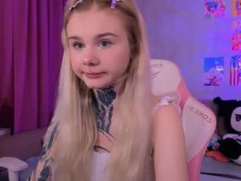 britney_lynch — Chaturbate stream photo (Mar 2026)