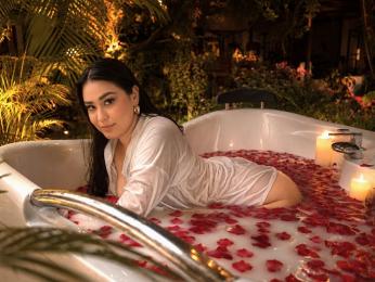 NatalyBloom — modelo de webcam en línea en livejasmin