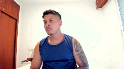 JohanSmith__ — modelo de webcam en línea en cam4