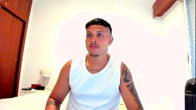 JohanSmith__ — modelo de webcam en línea en cam4