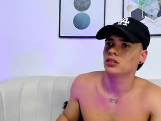 benitosaenz — Camsoda stream photo (Apr 2026)