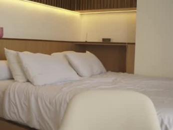 mileeena — modelo de webcam en línea en chaturbate