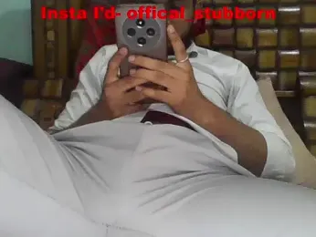 Stubborndesiboy — modelo de webcam en línea en stripchat