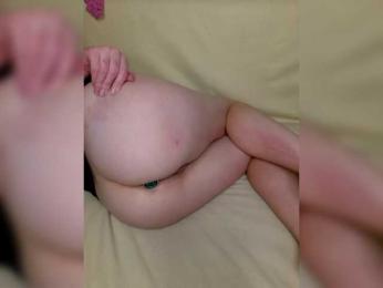 little_pussy — Bongacams stream photo (Feb 2026)