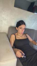 Saraf — modelo de webcam en línea en cam4