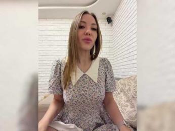 KitFox — modelo de webcam en línea en bongacams