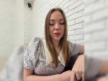 KitFox — modelo de webcam en línea en bongacams