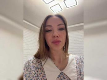 KitFox — modelo de webcam en línea en bongacams