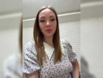 KitFox — modelo de webcam en línea en bongacams