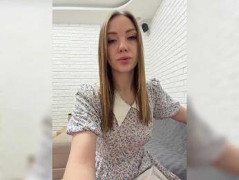 KitFox — modelo de webcam en línea en bongacams