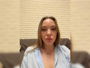 KitFox — modelo de webcam en línea en bongacams