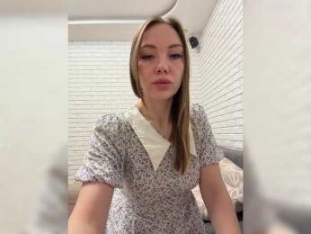 KitFox — modelo de webcam en línea en bongacams