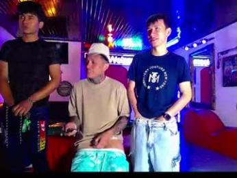 extrangers — Chaturbate stream photo (Mar 2026)