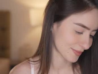 emyii — Chaturbate recorded stream image, 19.05.2025 21:50