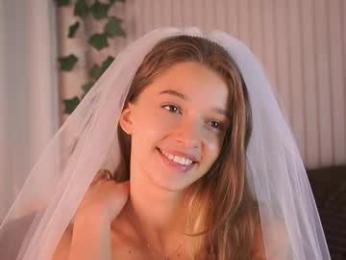 little_poetry — Chaturbate recorded stream image, 20.05.2025 16:00