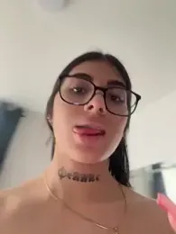 Sarasanders_4 — Stripchat recorded stream image, 21.05.2025 21:20