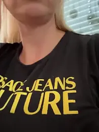 Bella-Tight — Stripchat recorded stream screenshot (22 May 2025)