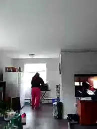 Snowbunnycake_131 — Stripchat recorded stream image, 22.05.2025 17:10