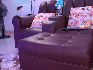 lara-giraldo — Camsoda recorded stream image, 23.05.2025 01:00