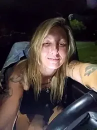 SheIsSomething — Stripchat recorded stream image, 23.05.2025 21:50