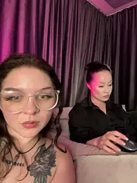 RollingGirls — Stripchat recorded stream image, 31.05.2025 13:00