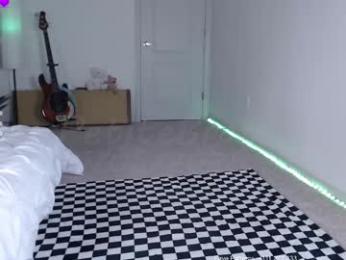 petitebrat — Chaturbate recorded stream screenshot (31 May 2025)