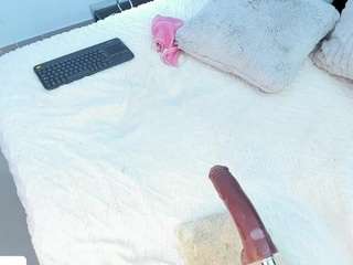 angie-roses — Camsoda recorded stream image, 01.06.2025 23:10