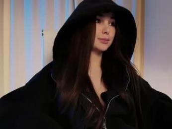 hollyextra — Chaturbate recorded stream image, 03.06.2025 12:00