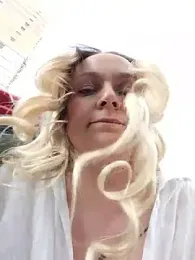 Bondgirl_013 — Stripchat recorded stream image, 04.06.2025 11:30